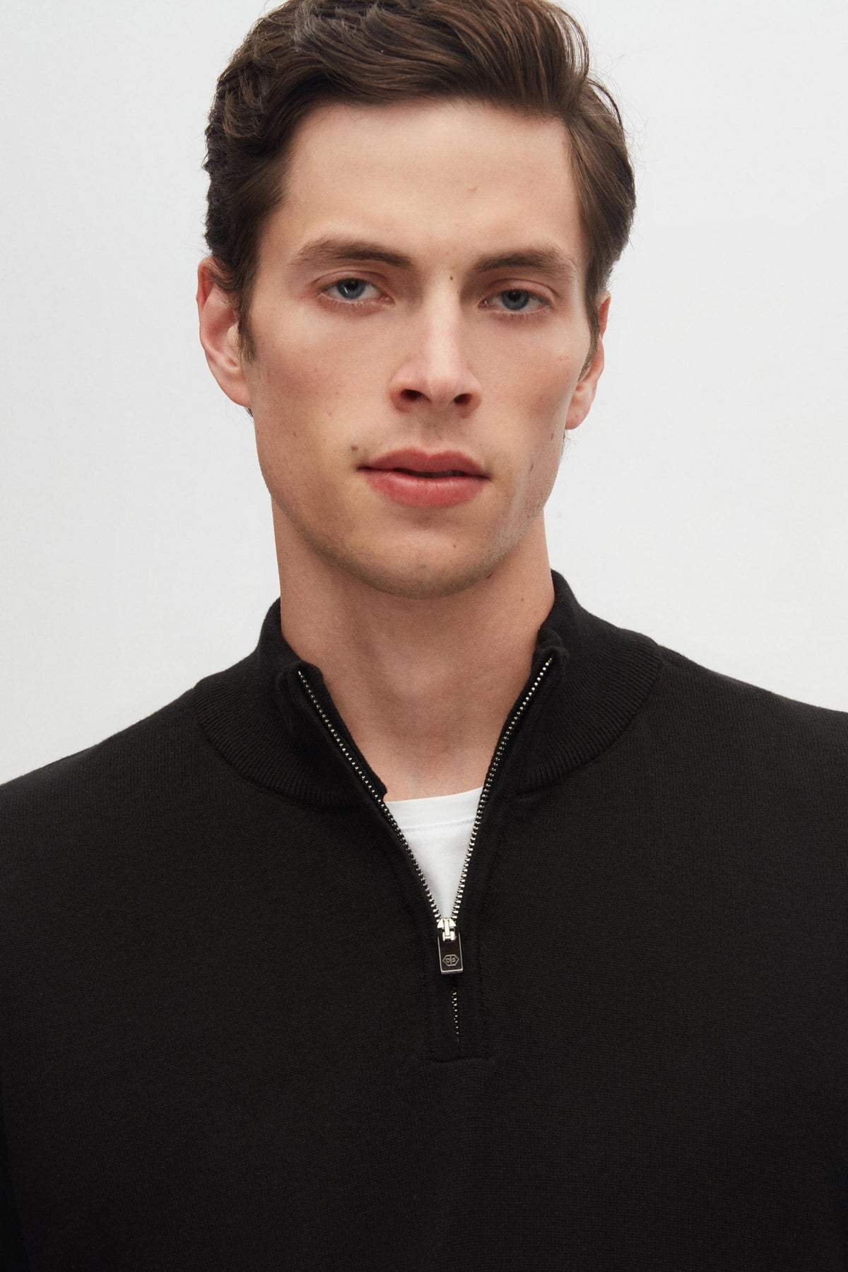 PULOVER CU FERMOAR SLIM FIT D'S DAMAT - Negru