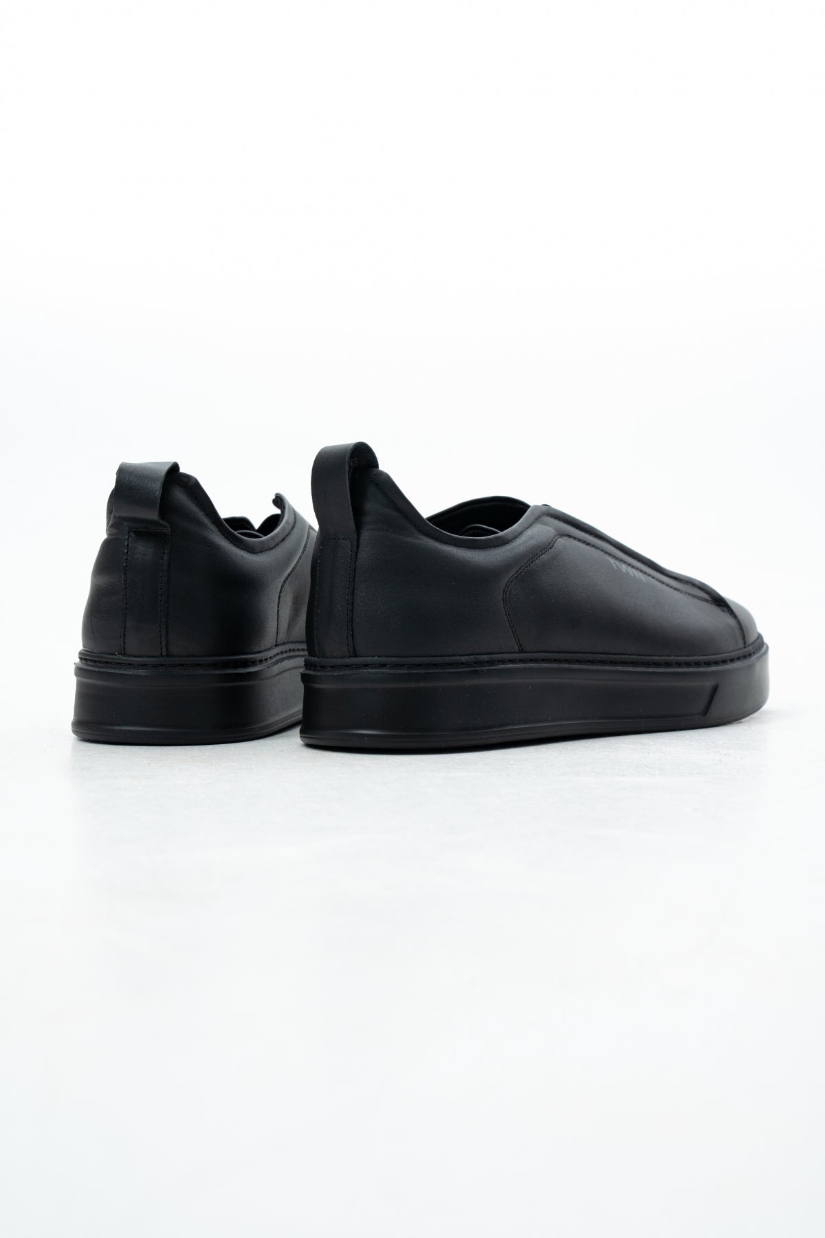 INCALTAMINTE CASUAL TWN - Negru